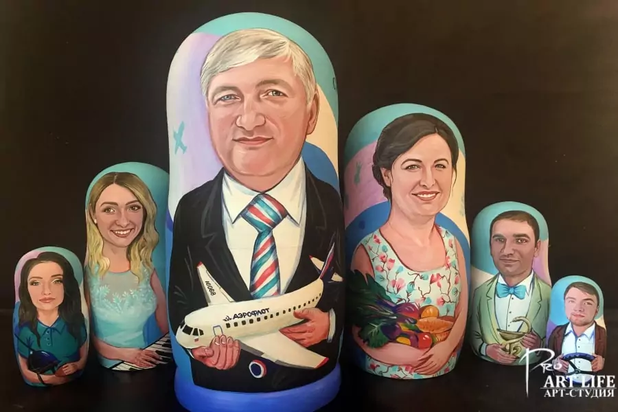 Матрешки с портретами